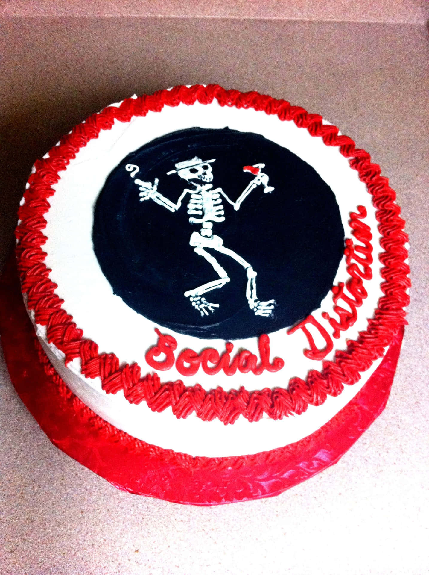 Social Distortion White With Red Cake Wallpaper