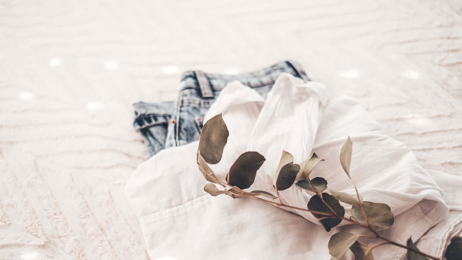 Soft Brown Aesthetic Jeans Leaves Wallpaper