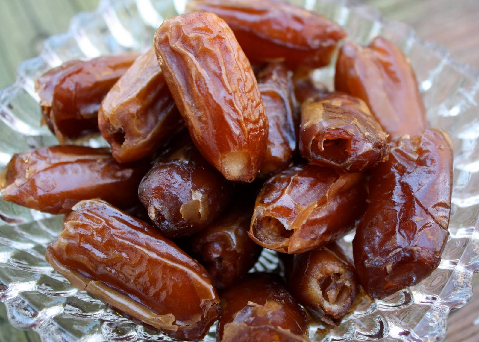 Soft Dates On A Glass Plate Wallpaper
