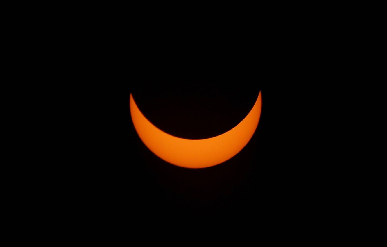 Solar Eclipse Crescent Wallpaper