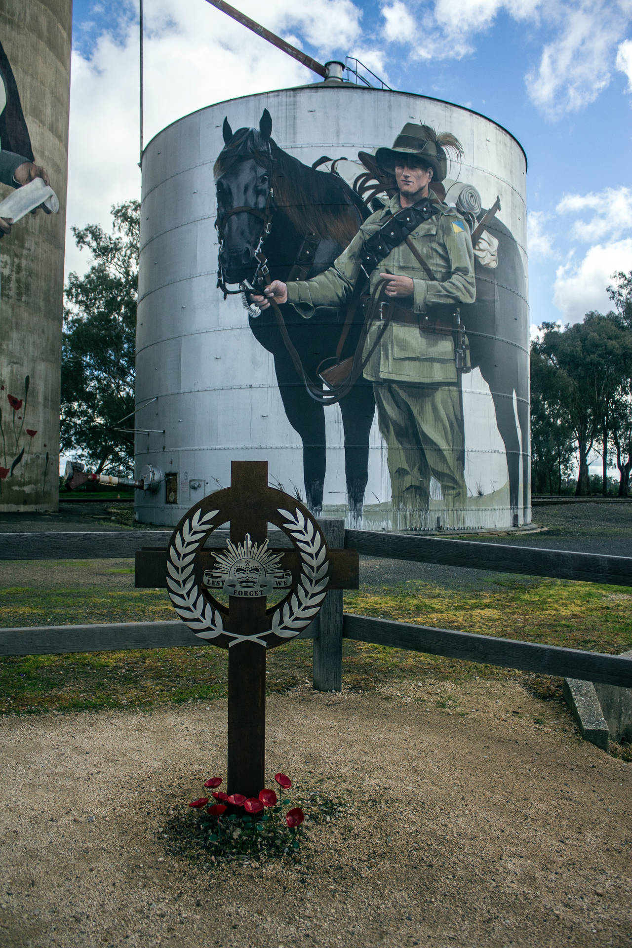 Soldier Mural Remembrance Day Wallpaper