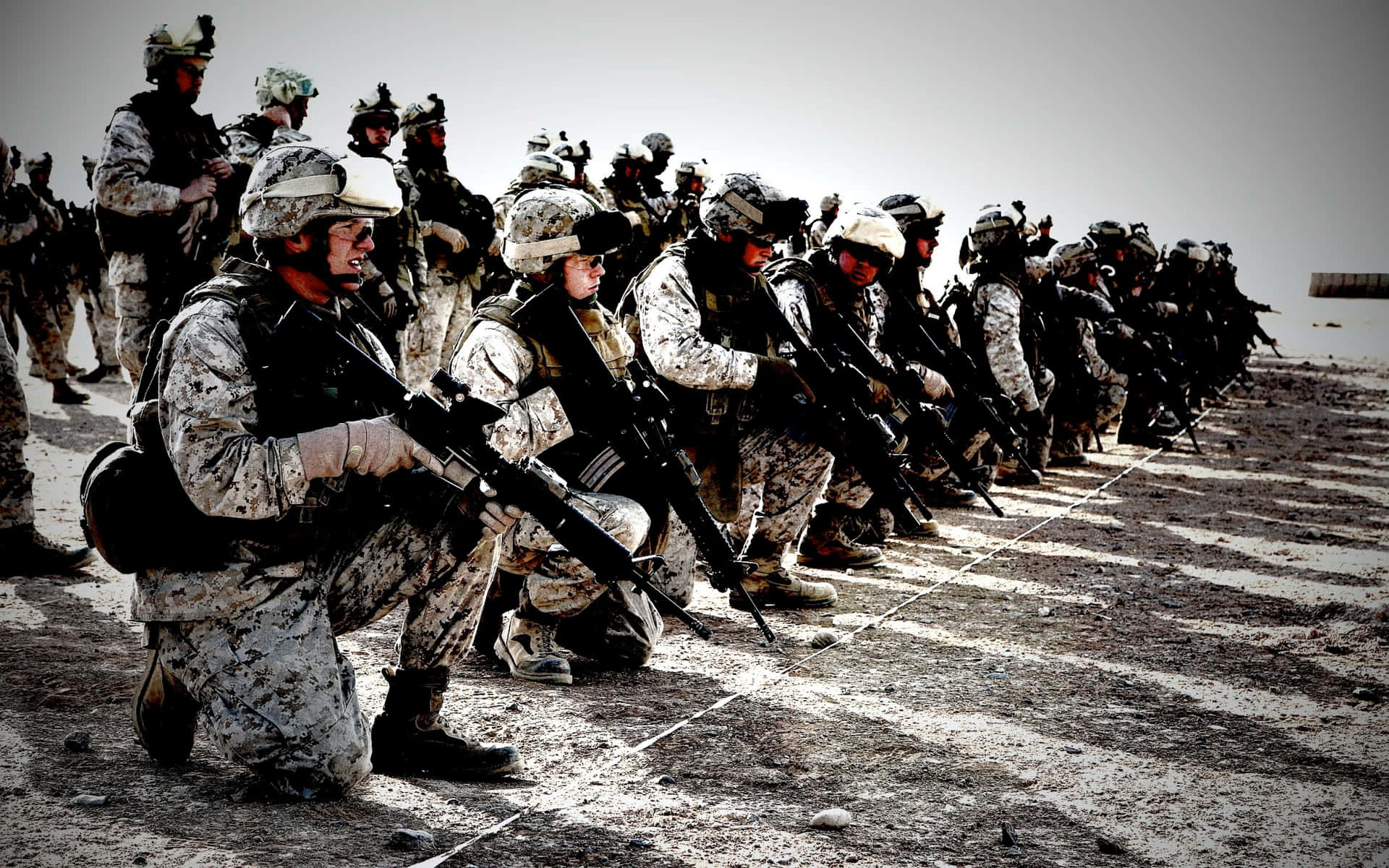Imagensde Soldados Em Uniforme Camuflado.