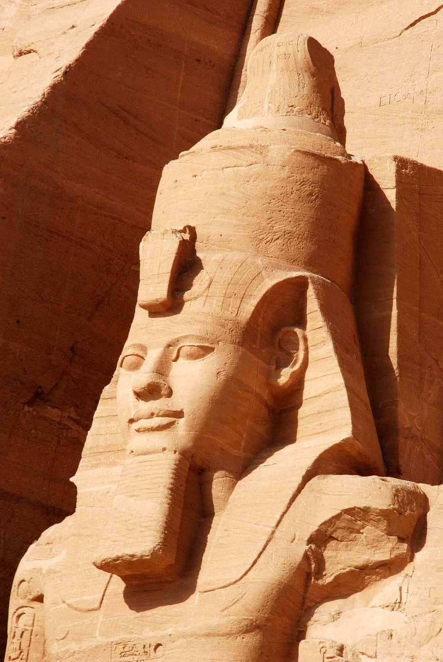Solo Picture Of Ramses Ii The Great At Abu Simbel's Temple Wallpaper