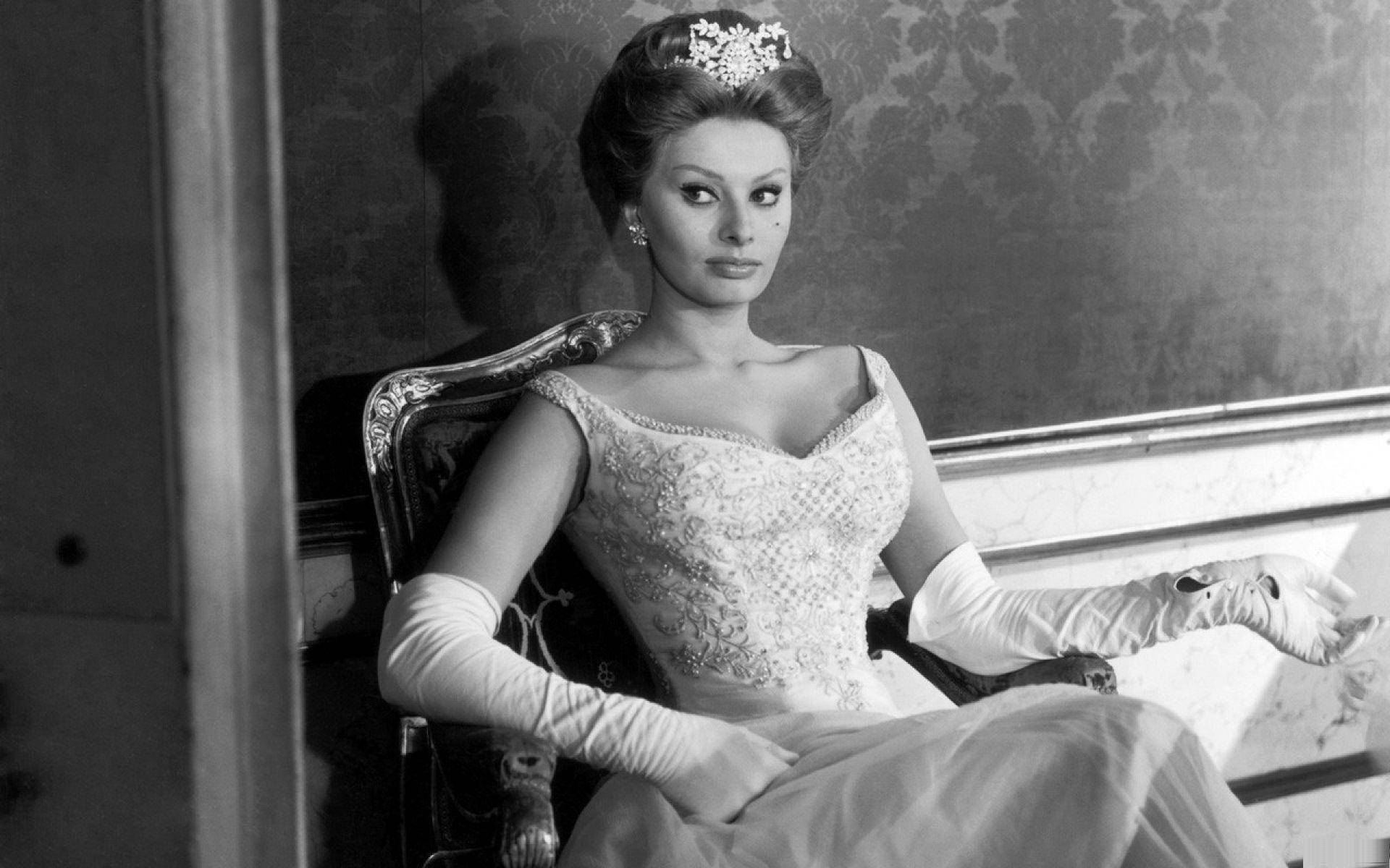 Sophia Loren As Princess Olympia Wallpaper