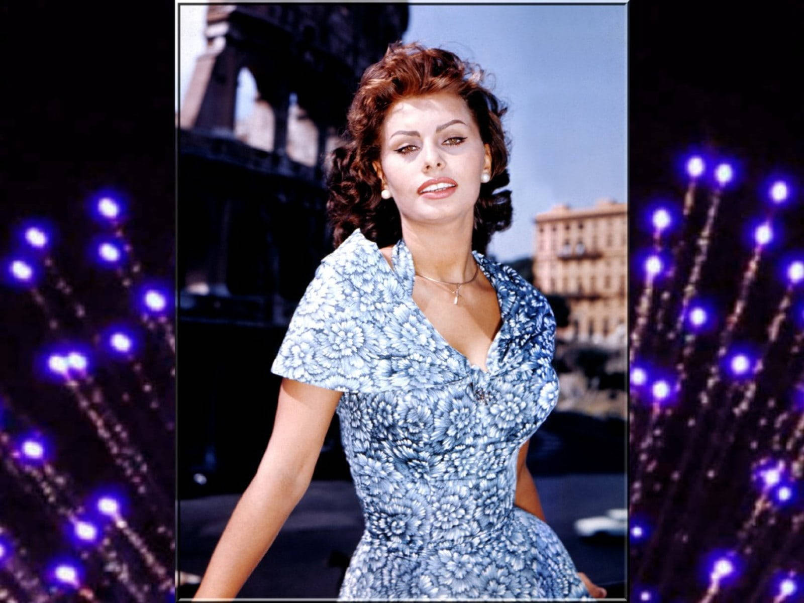 Sophia Loren In The River Girl Wallpaper