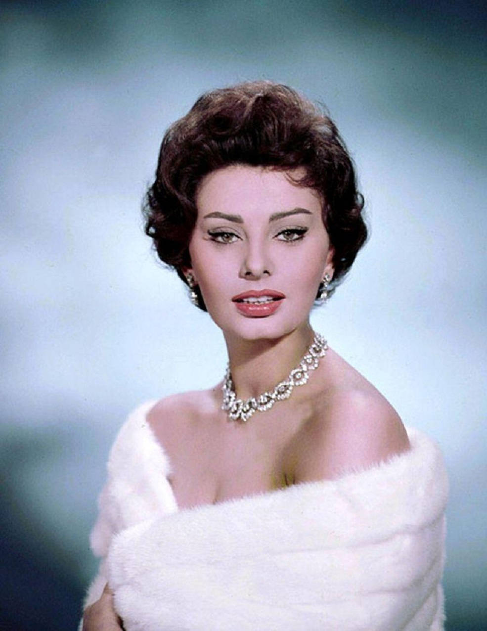 Retratoimpresionante De Sophia Loren. Fondo de pantalla