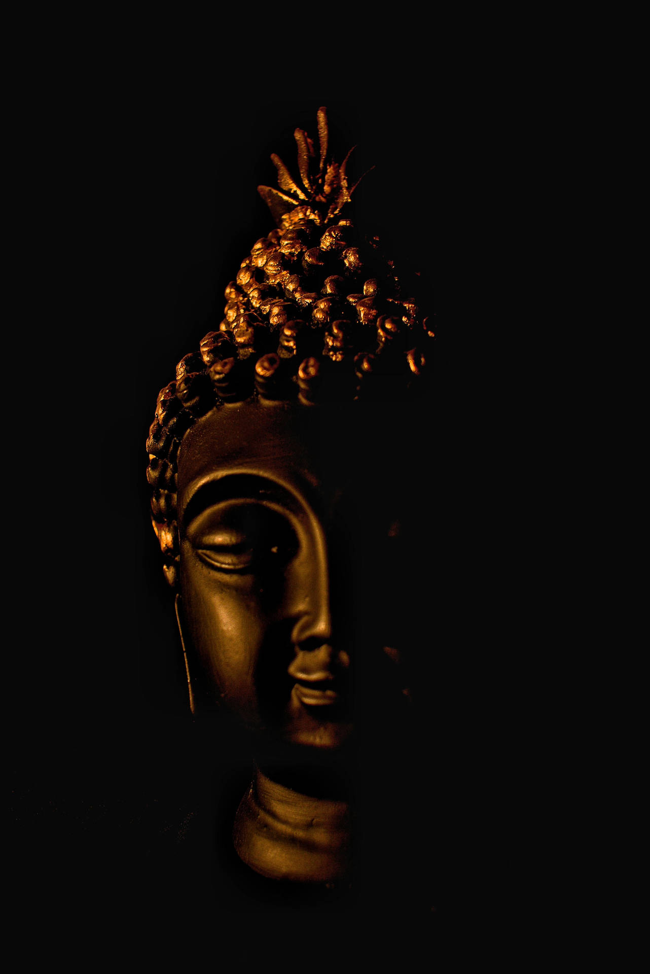 Sort Buddha Gyldent Lys Wallpaper