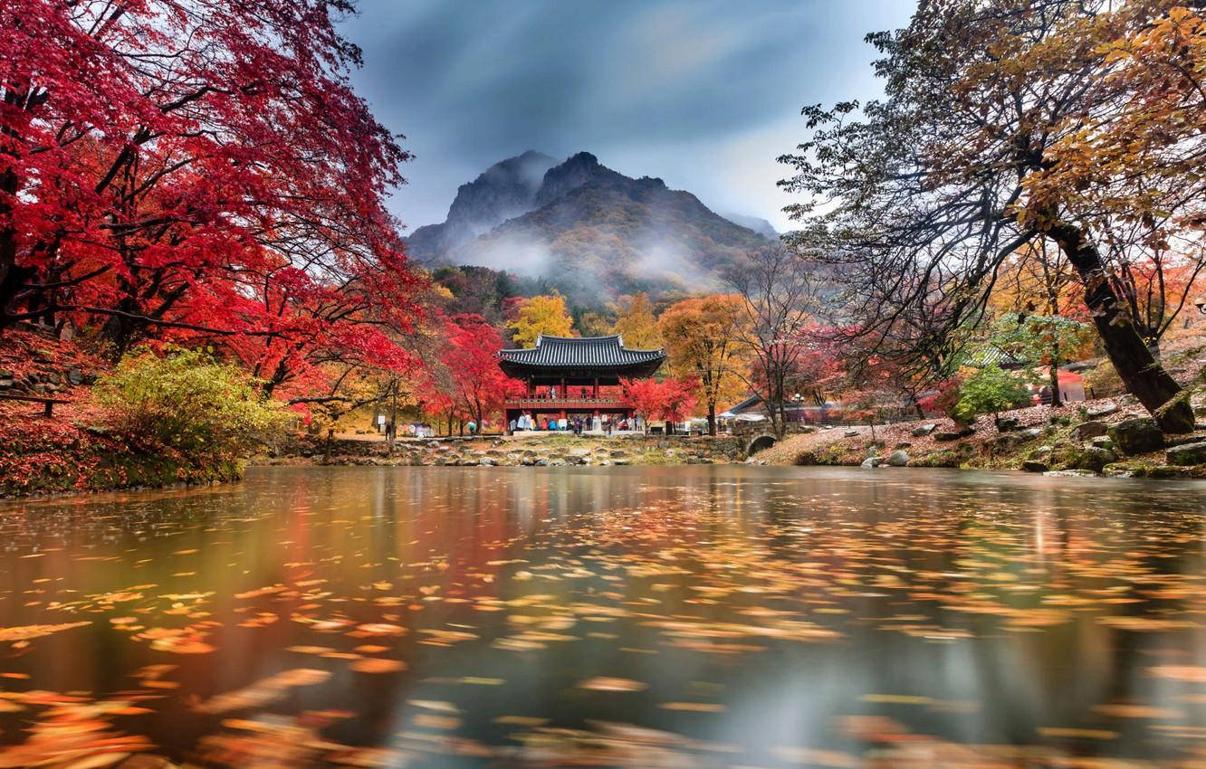 South Korea Lakeview And Mountainscapes Wallpaper