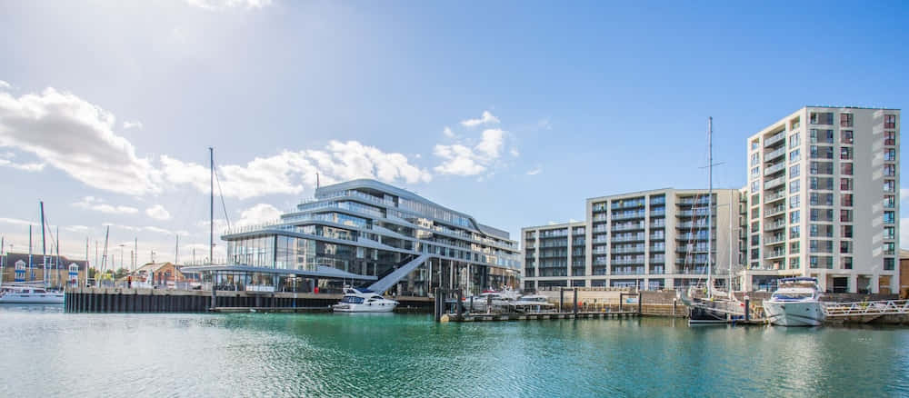 Southampton Marina Modern Apartments Wallpaper