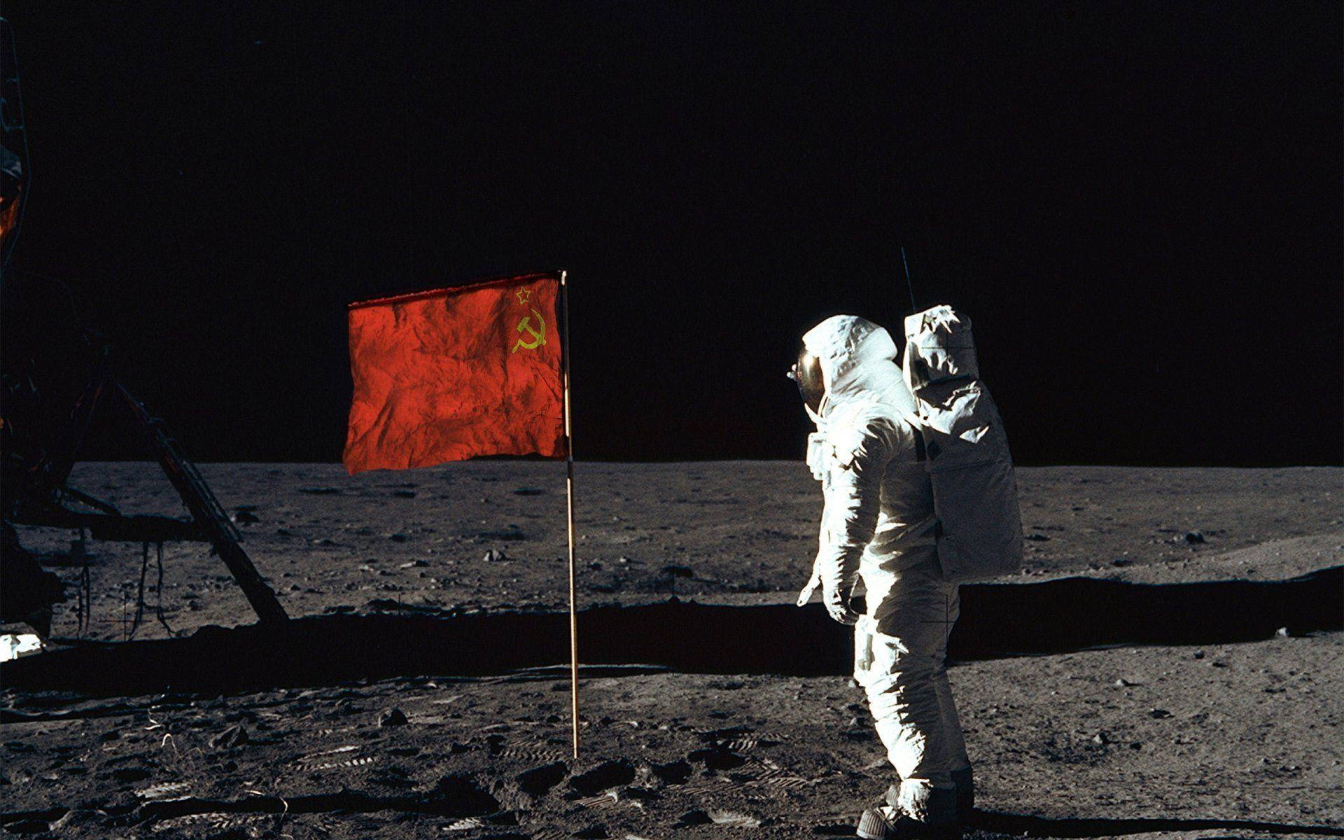 Sovjetunionensflagga På Månen. Wallpaper