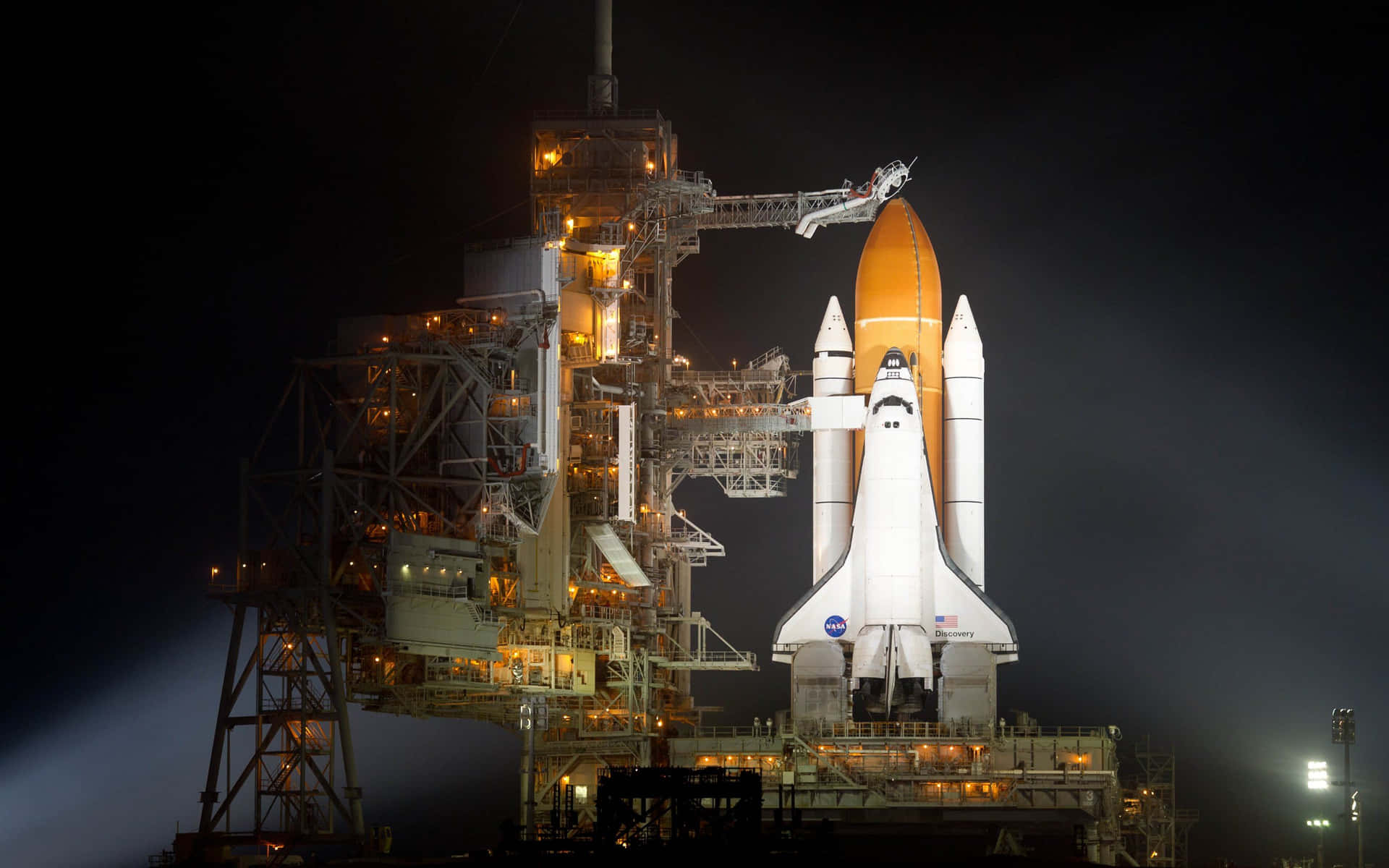 Space Shuttle Discovery Launch Pad Wallpaper