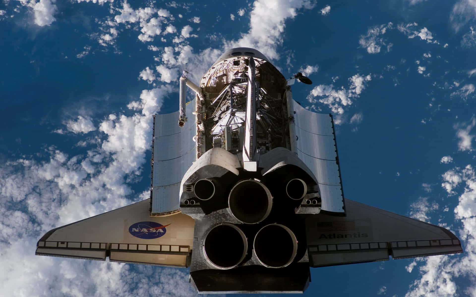 A space shuttle taking flight Wallpaper
