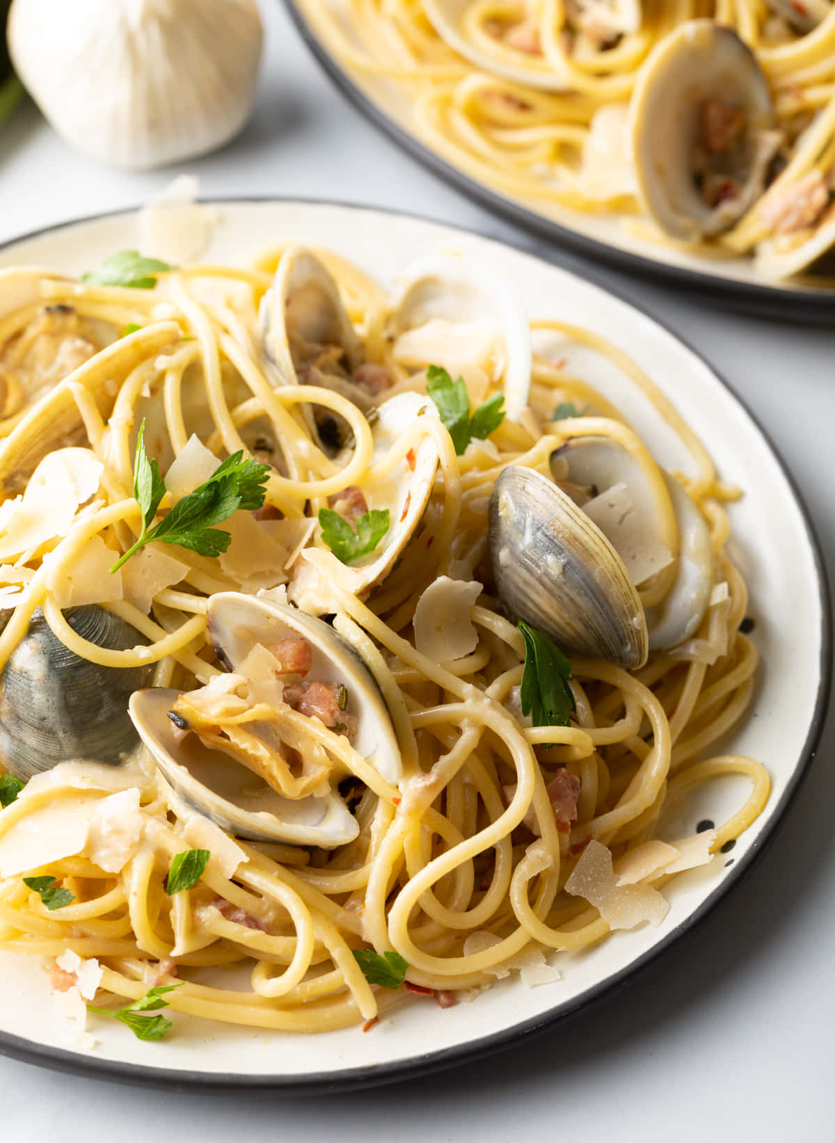 Spaghetti Alla Vongole With Rosemary And Cheese Wallpaper