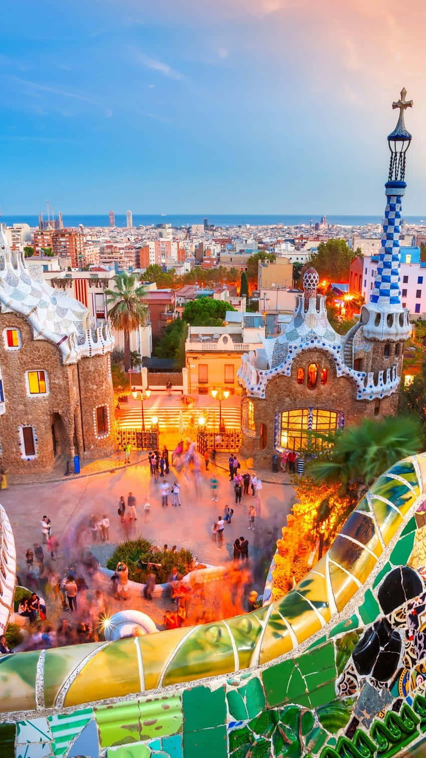 Iconichestrade Fiancheggiate Da Fiori Vibranti A Siviglia, Spagna