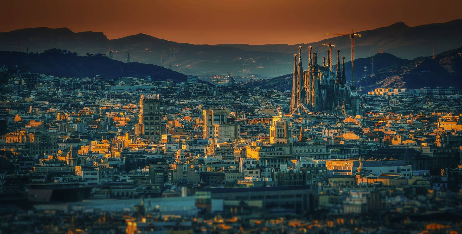 Spain Barcelona Skyline Sagrada Familia Wallpaper