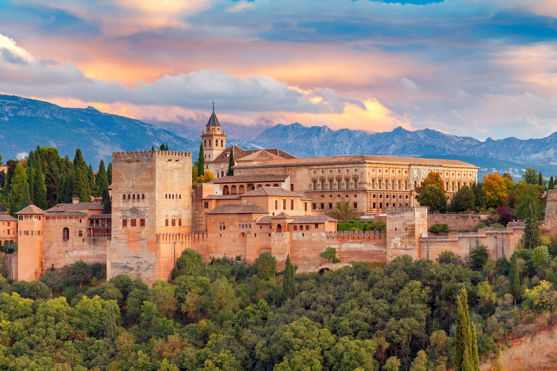 Granada, Spanien ved solnedgang Wallpaper
