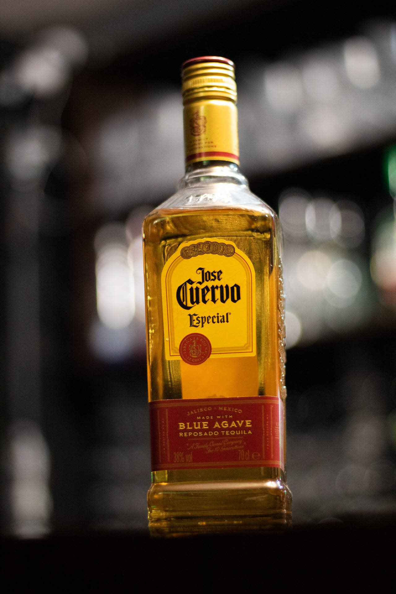 Särskildflaska Jose Cuervo Agave Tequila Som Bakgrundsbild Till Dator Eller Mobiltelefon. Wallpaper
