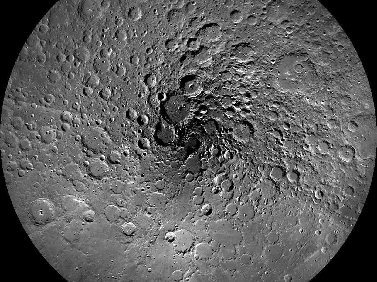 Spectacular High-resolution View Of Moon Craters Wallpaper