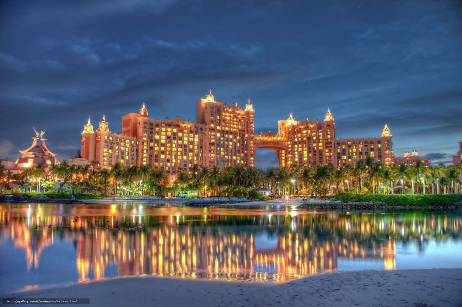 Spectacular View At Atlantis Resort Wallpaper
