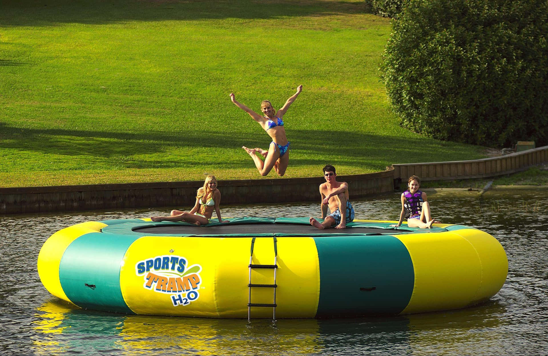 Spennende Trampoline Hopp Bakgrunnsbildet