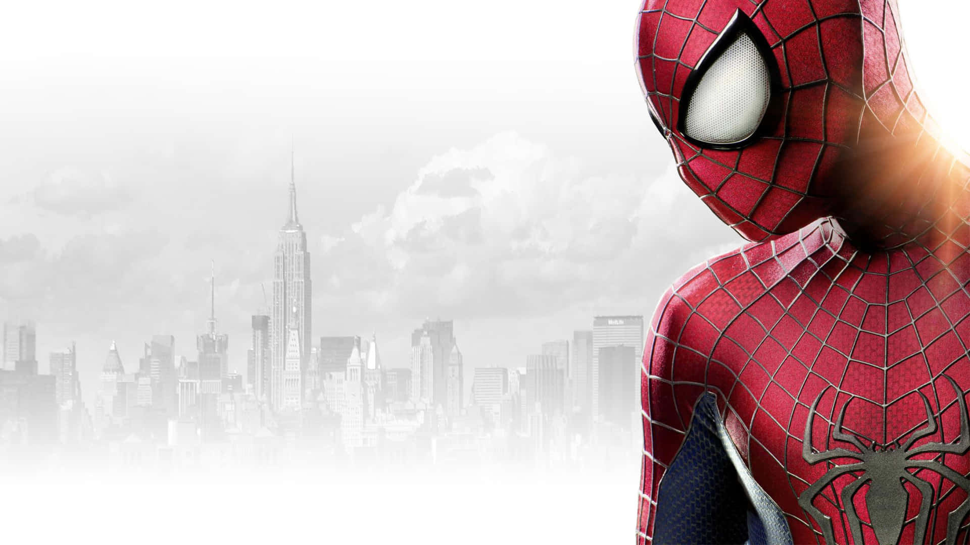 Spiderman Se Balancea Por La Ciudad.