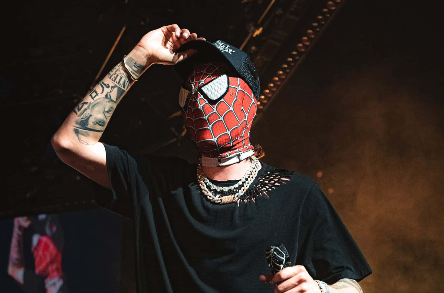 Spider Man Masked Performeron Stage Wallpaper
