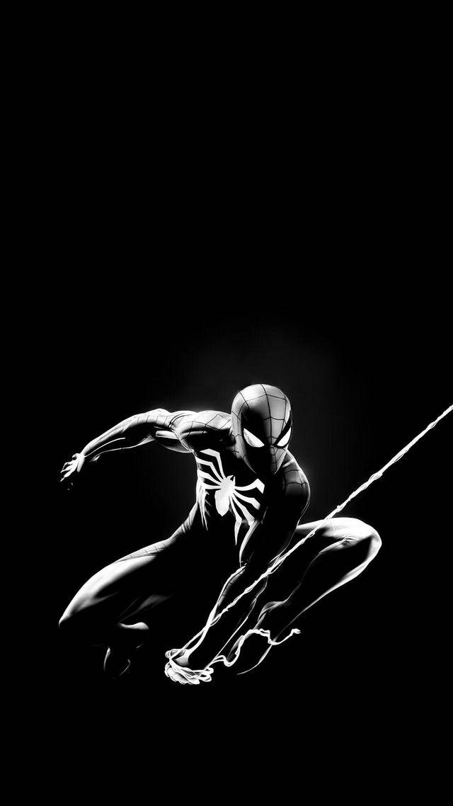 Spiderman Si Dondola Attraverso La Città, Vestito Di Bianco. Sfondo