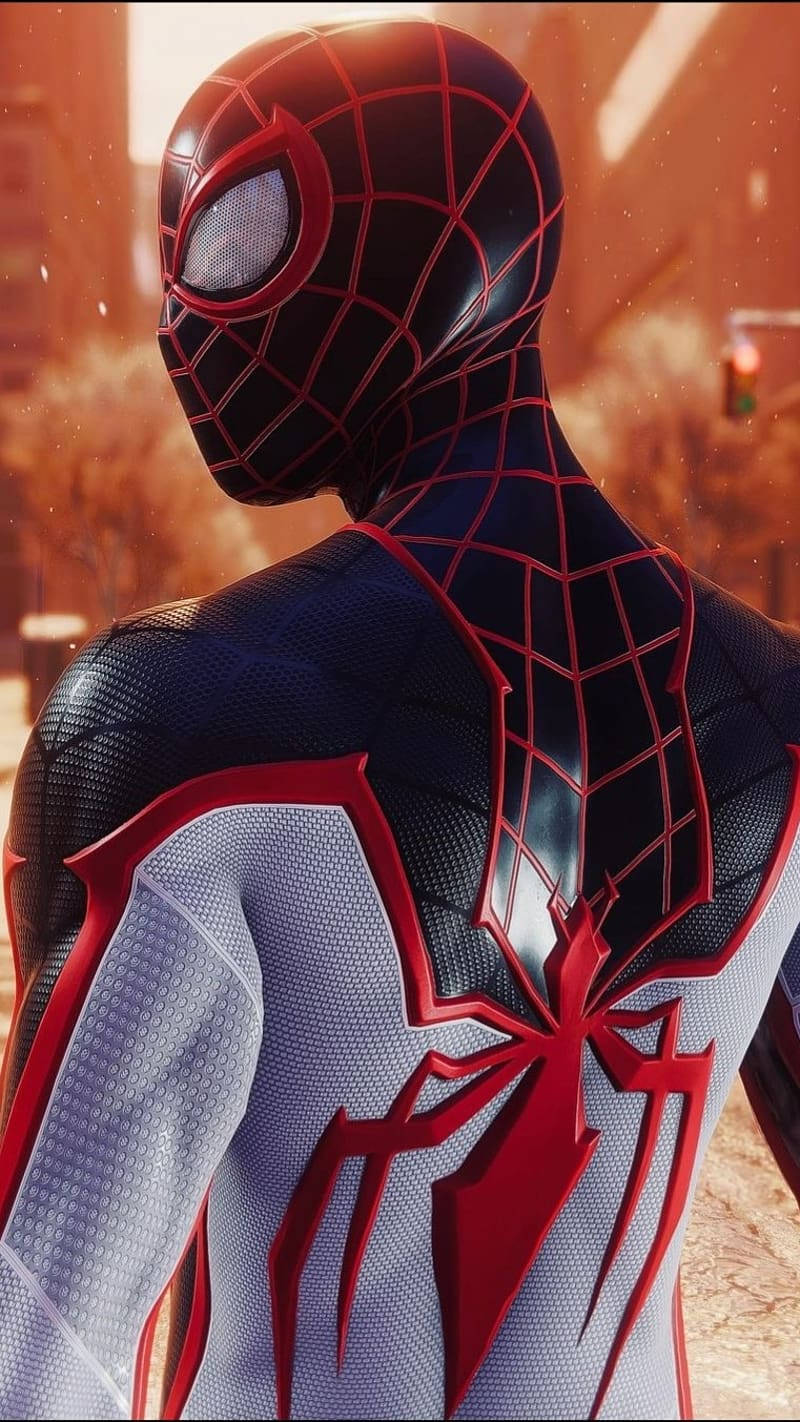 Spiderman Blanco Negro Rojo Mirando Hacia Atrás Fondo de pantalla