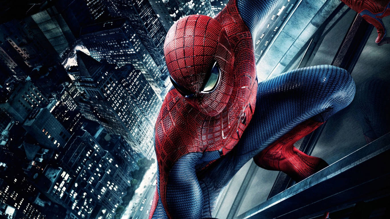 Spidermande Marvel Balanceándose En Farolas De La Calle. Fondo de pantalla
