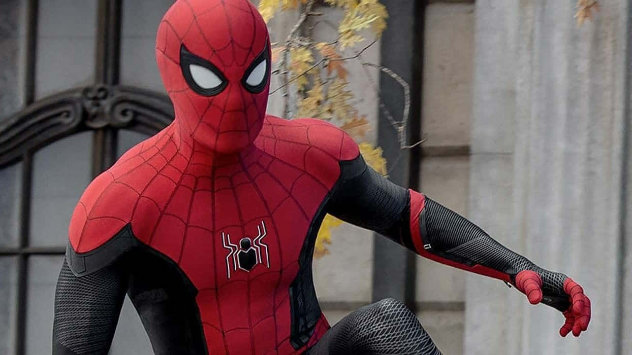Spidermanzeigt Seine Fähigkeiten Beim Schießen Mit Seinem Spinnennetz