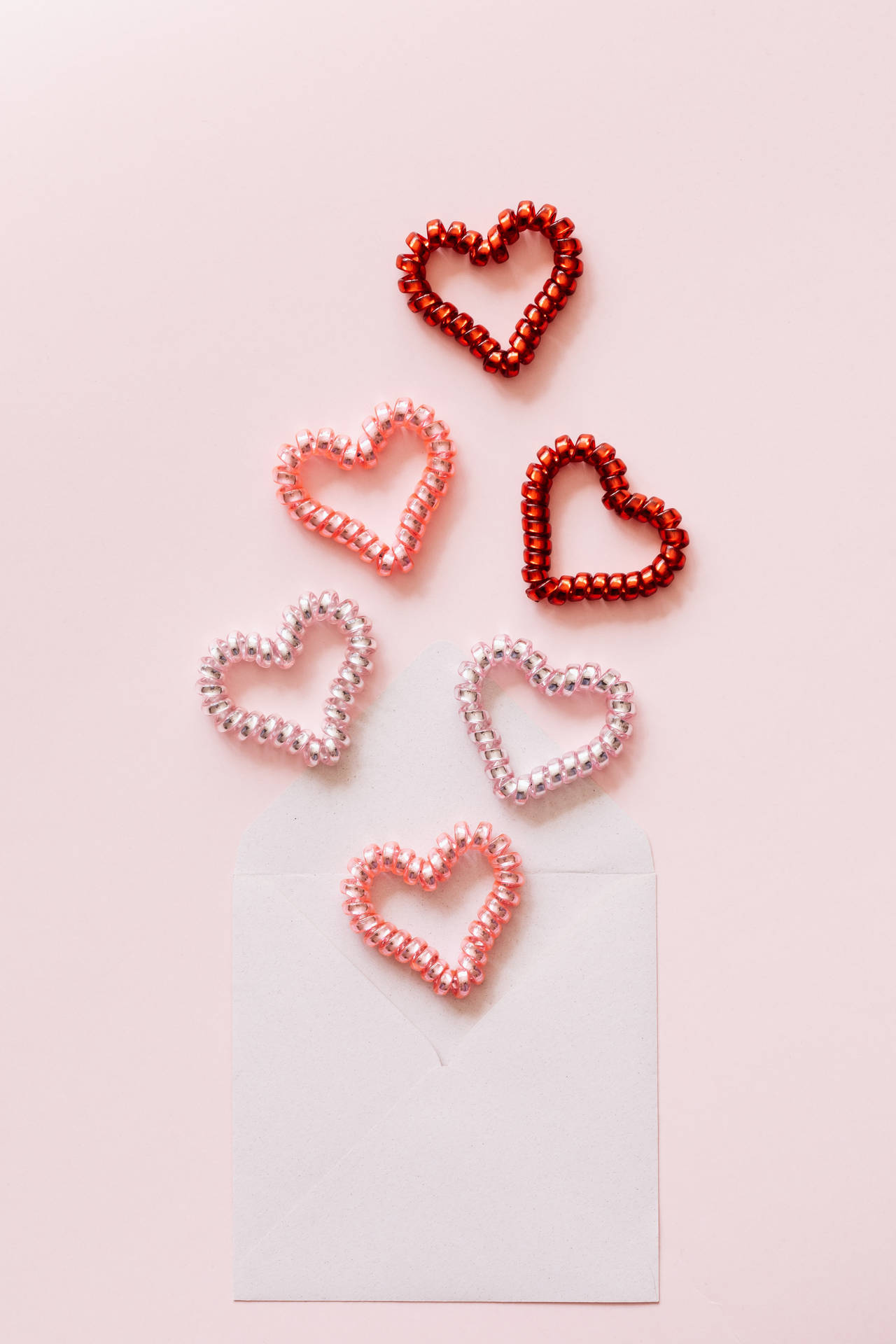 Spiralpastel Pink Heart Hair Ties = Spiral Pastellrosa Hjärta Hårband Wallpaper