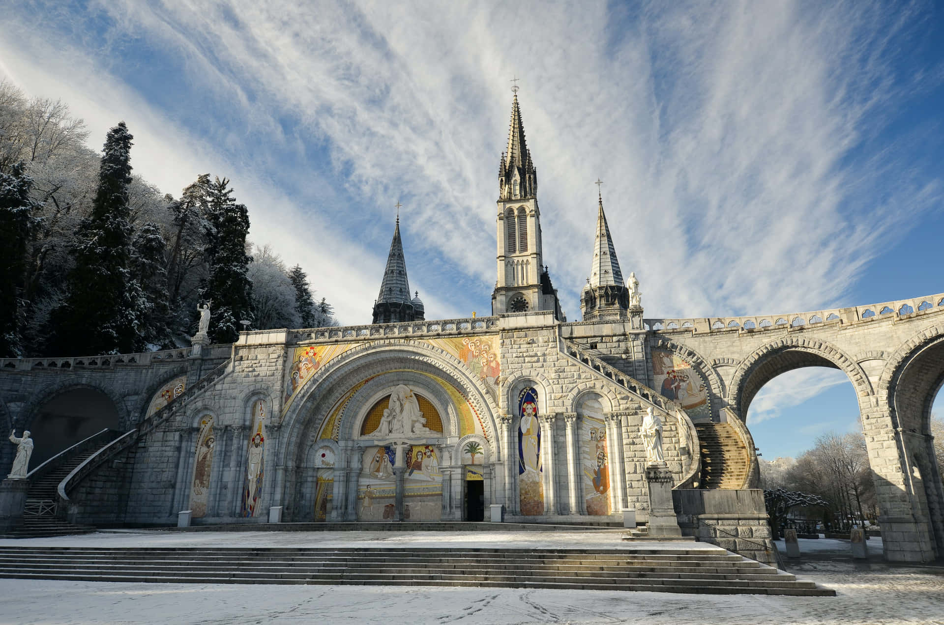 Spiritual Solitude - Lourdes Sanctuary Under Starlit Night Wallpaper