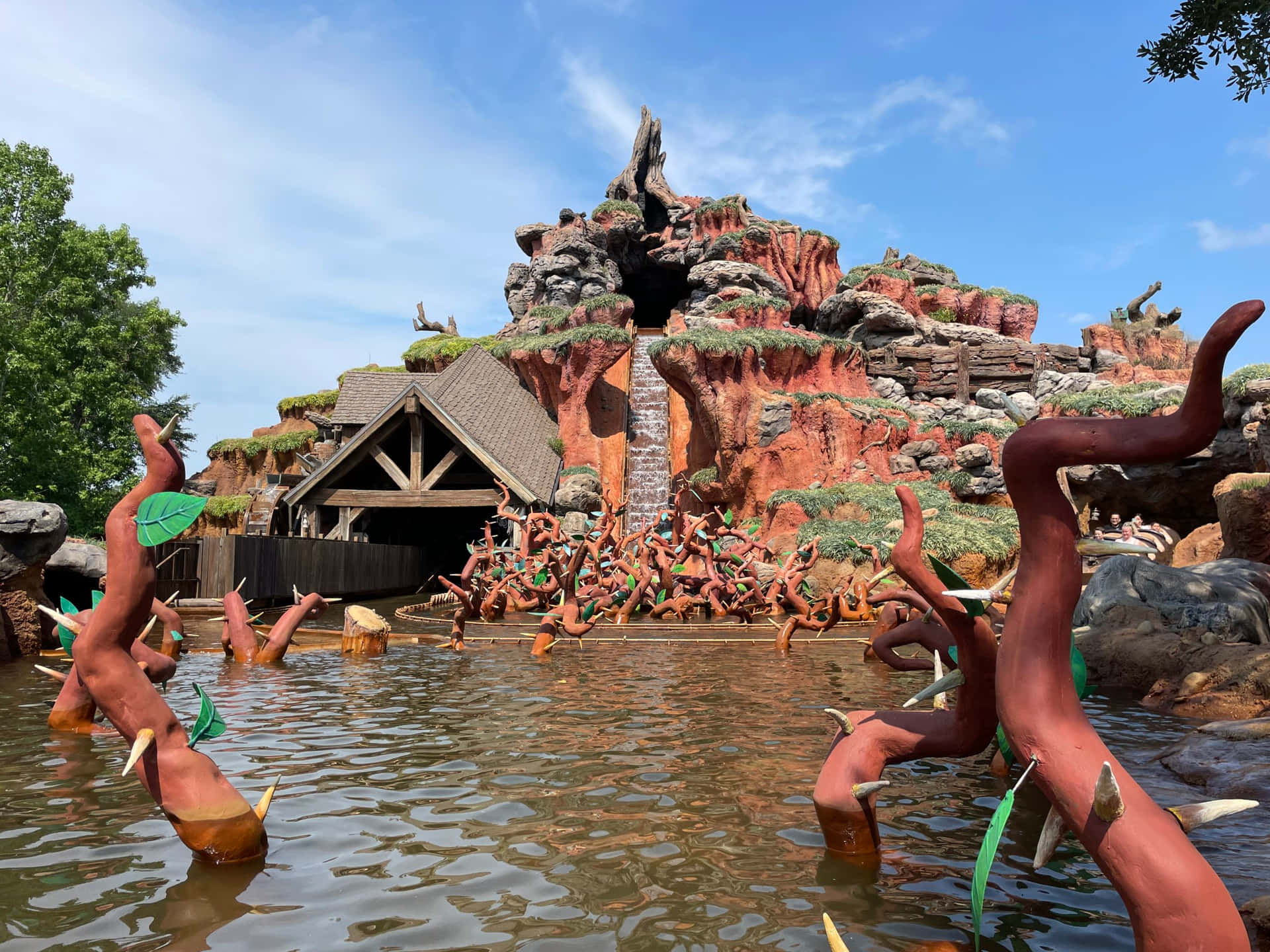 Guests splash through the Laughin' Place on Splash Mountain