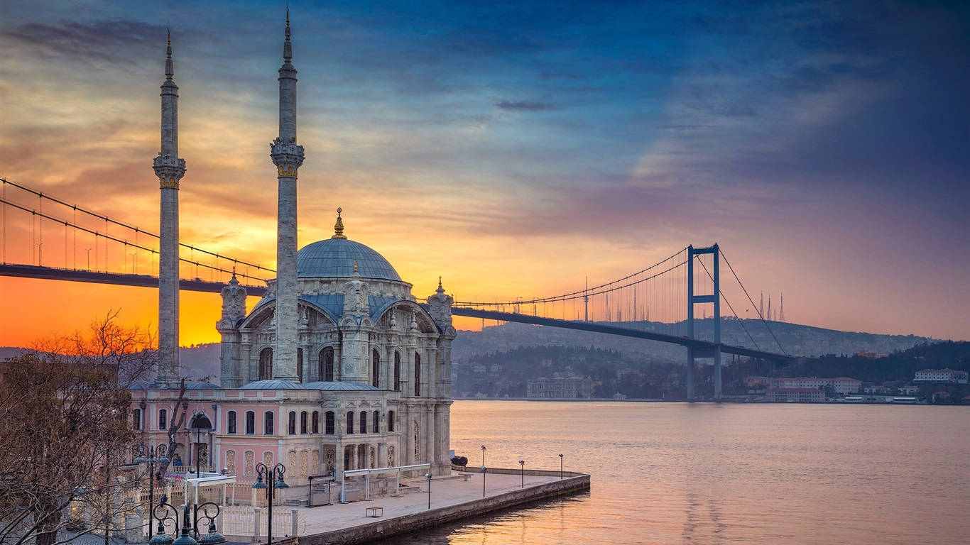 Breathtaking view of Ortaköy Mosque, Istanbul. Wallpaper