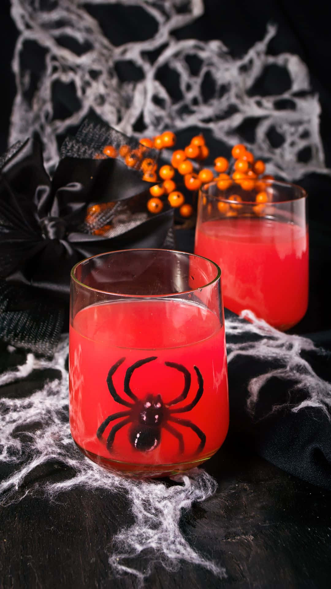 Get spooked this Halloween with a delicious spooky cocktail! Wallpaper
