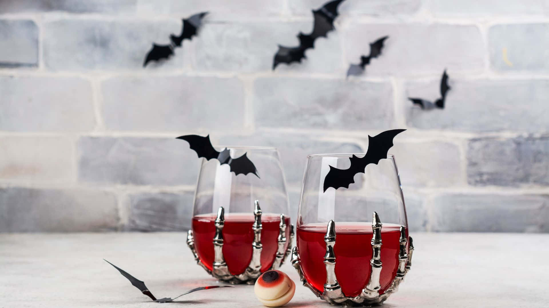 Get ready for the spooky night with these Spooky Cocktails! Wallpaper