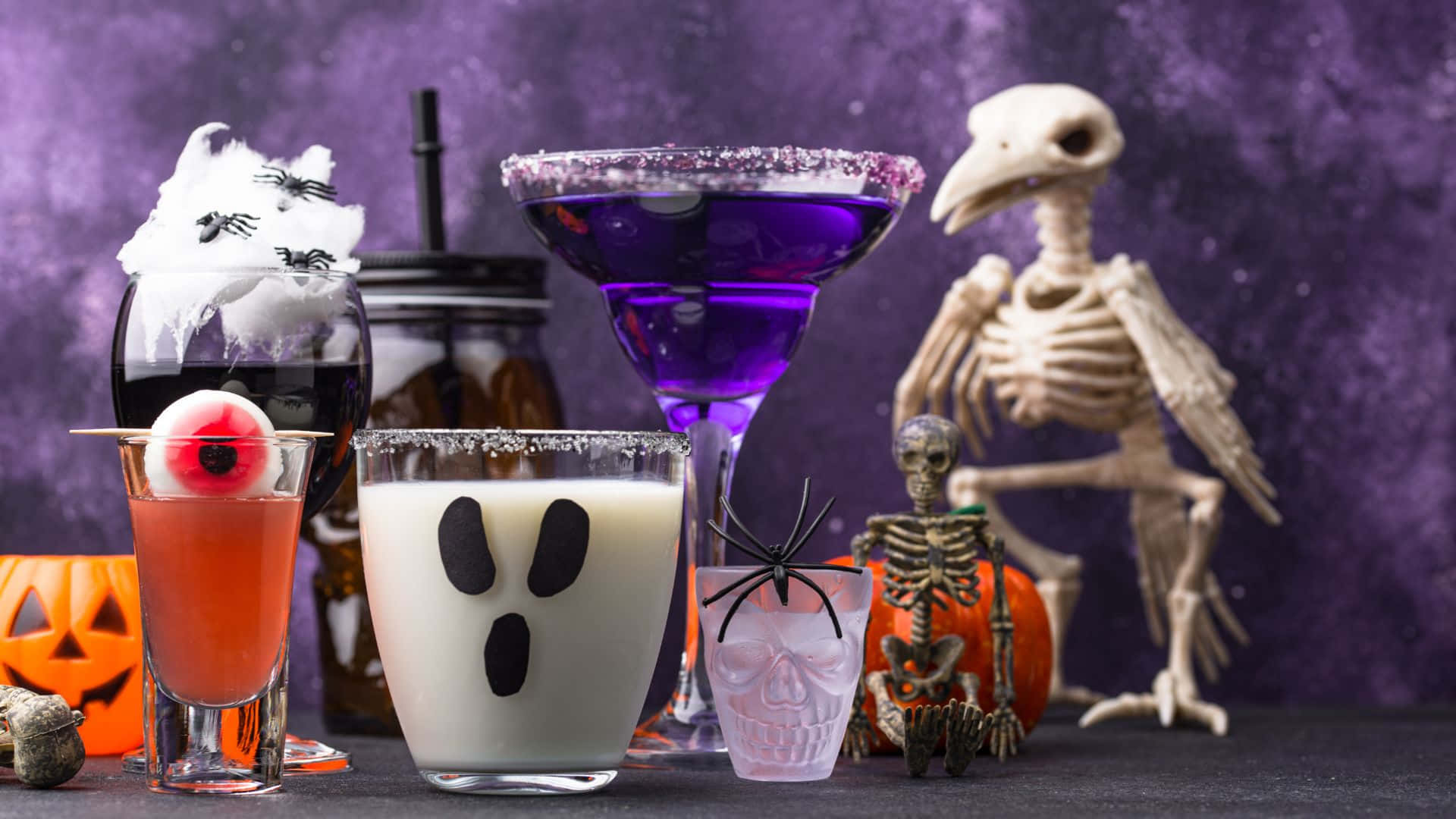 "Make Halloween Special With A Spooky Cocktail!" Wallpaper
