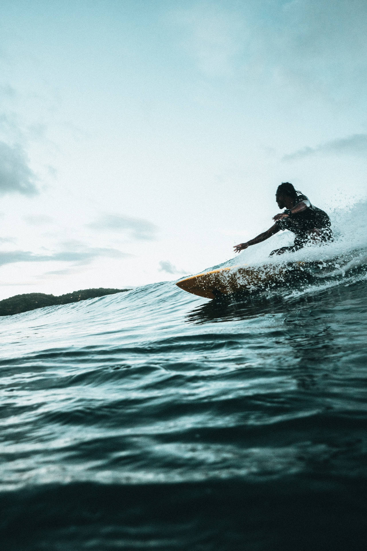 Sport Surfing Man Wallpaper