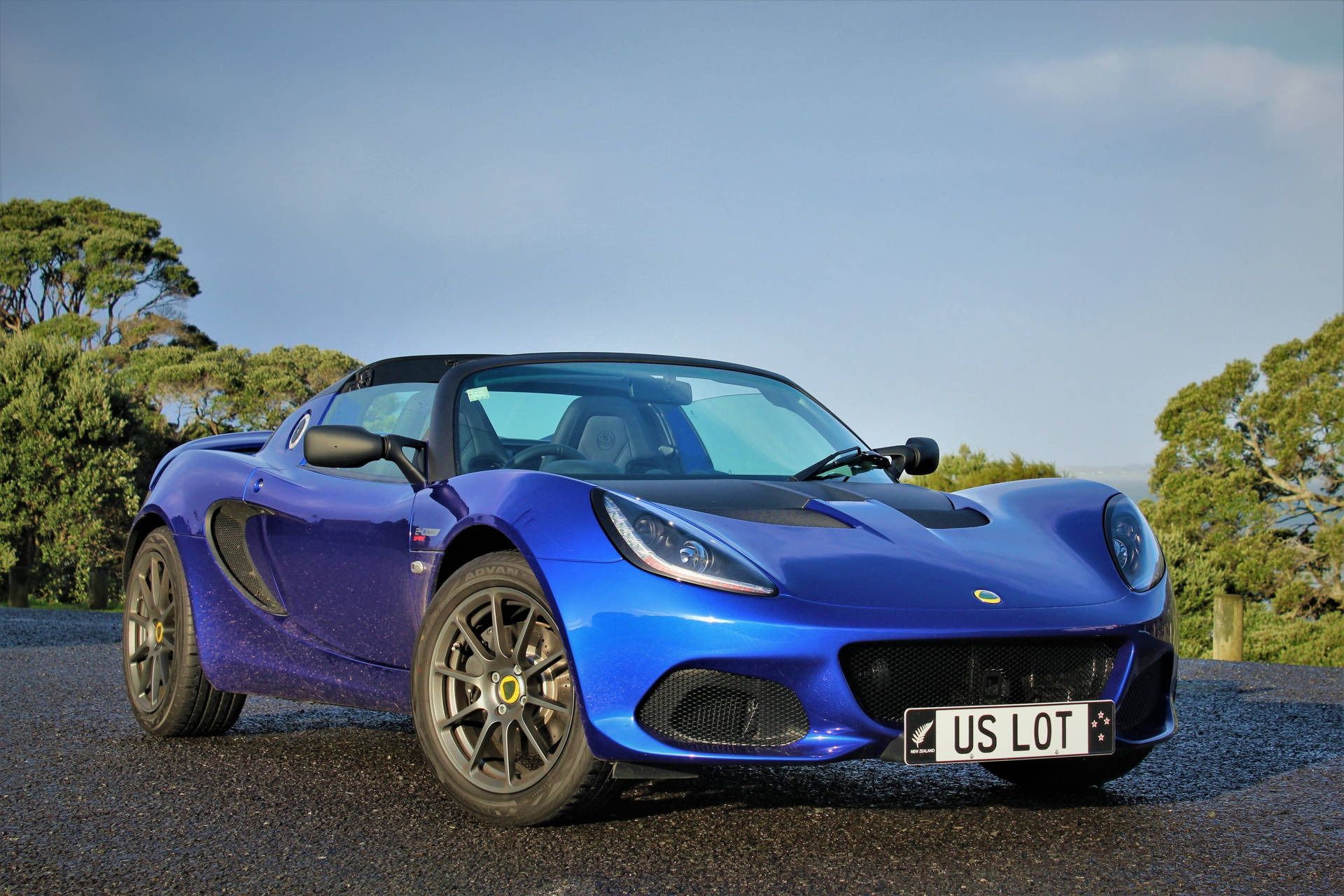 Autosportiva Lotus Elise Blu Azzurro. Sfondo