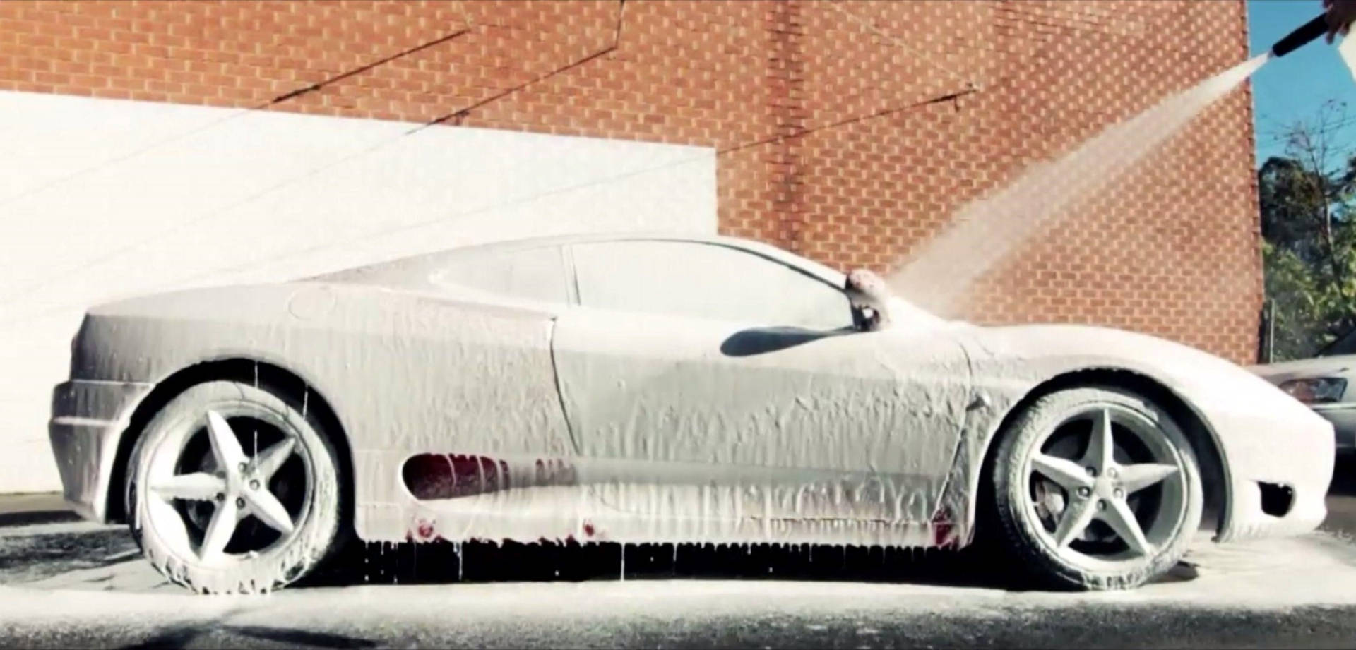 Sporty Auto Car Wash Wallpaper