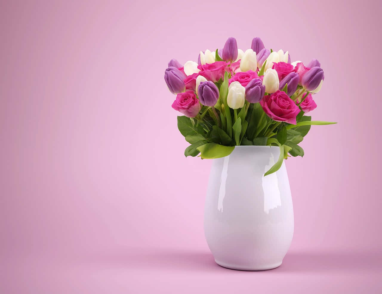 Spring Tulipsin White Vase Wallpaper