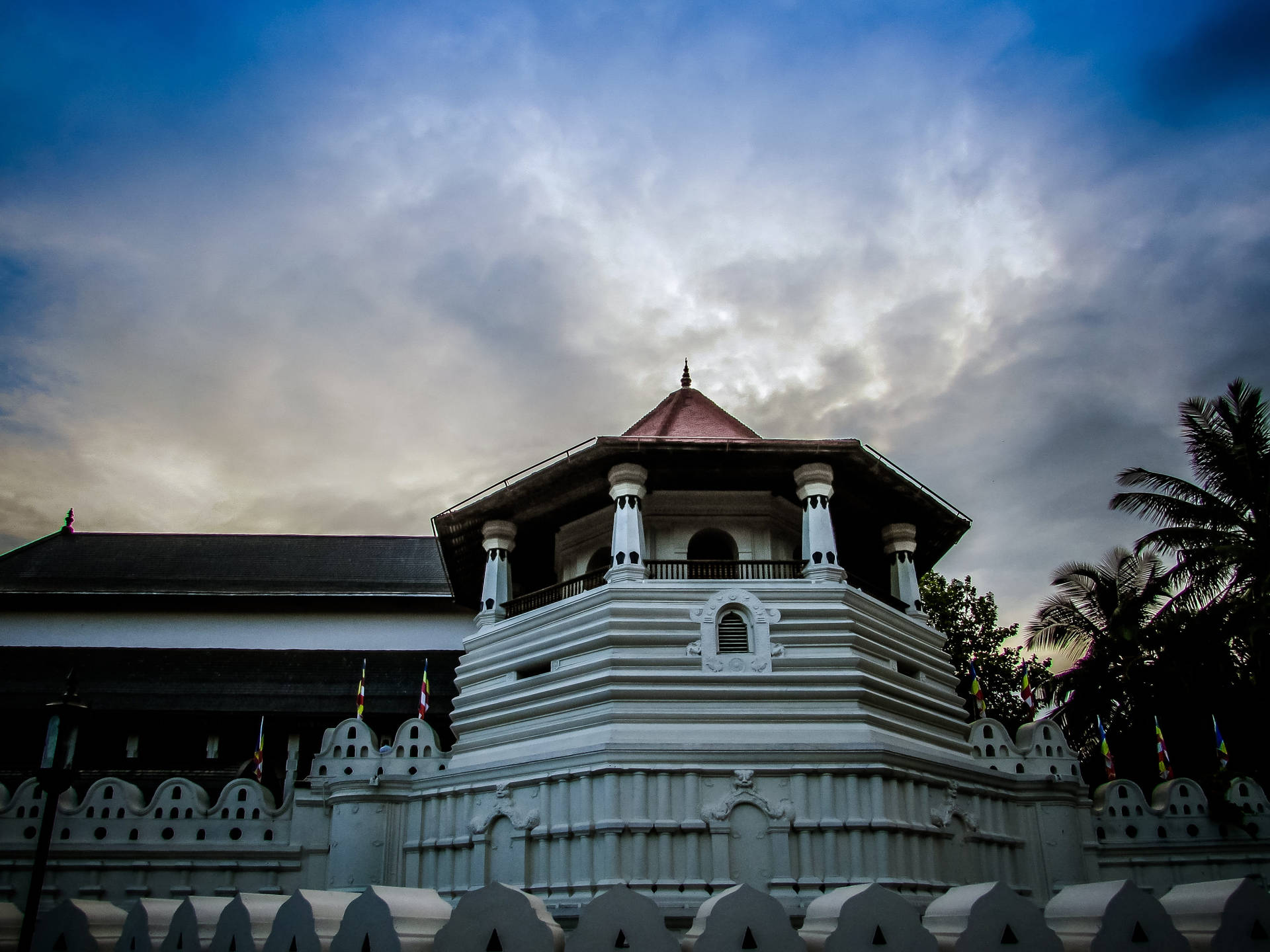 Sri Lanka Temple Tooth Relic Background