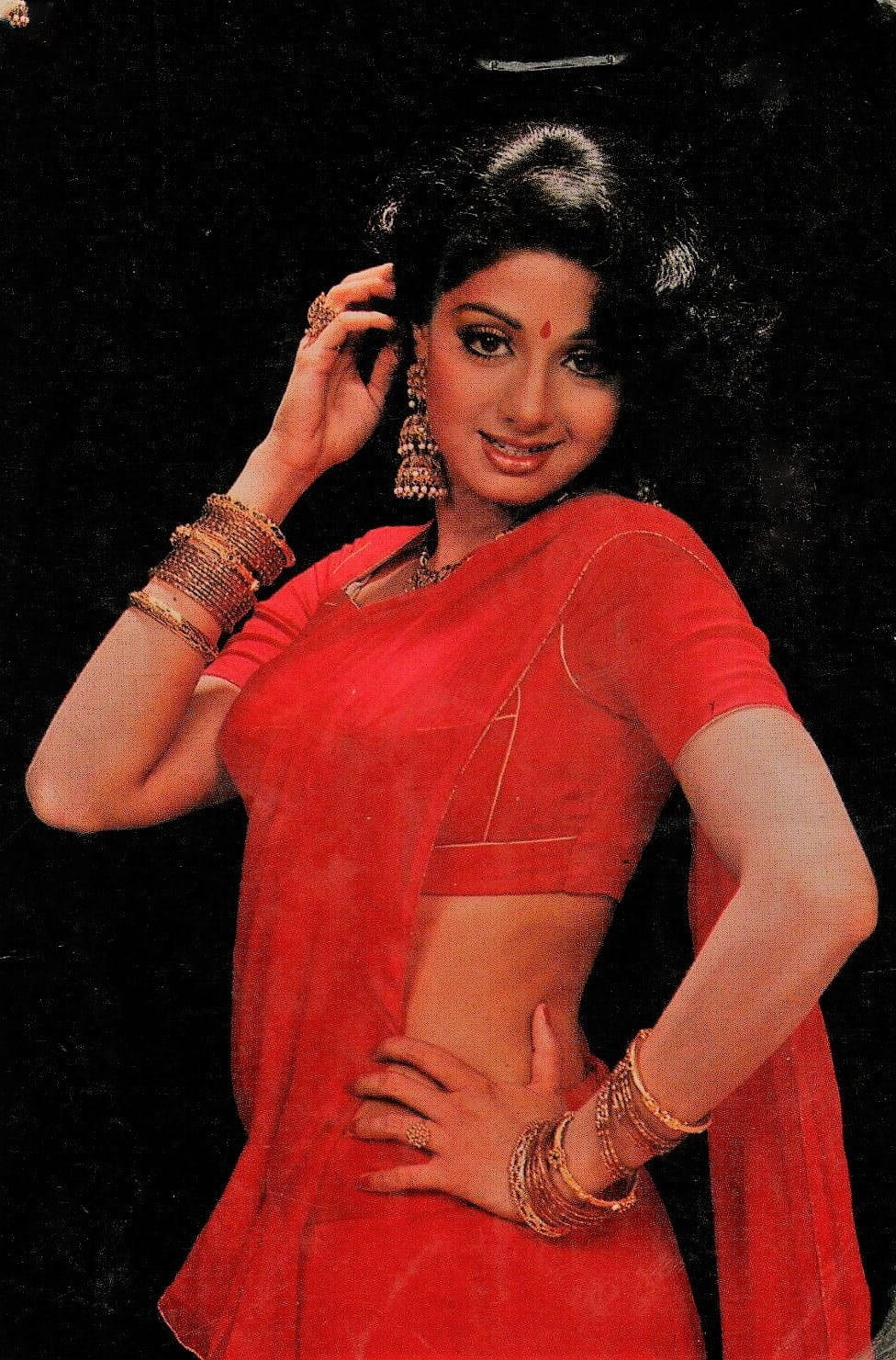 Sridevi i rød sari Wallpaper