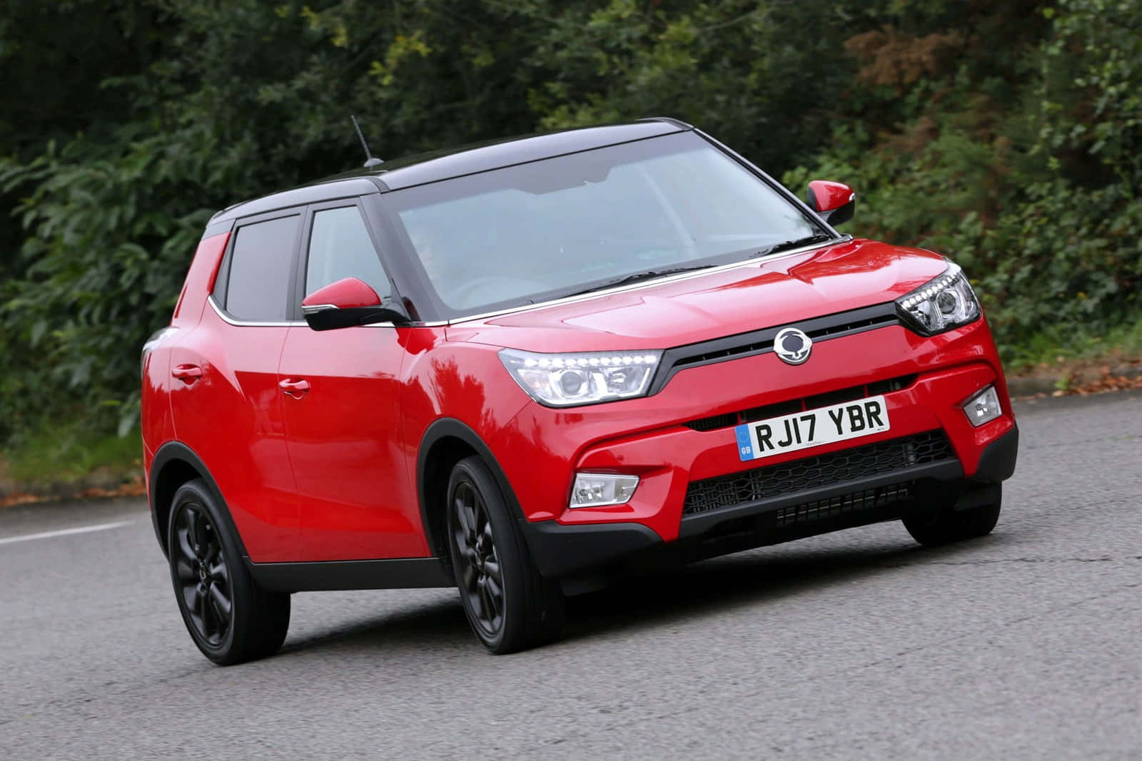 Ssangyong SUV in action on the off-road Wallpaper