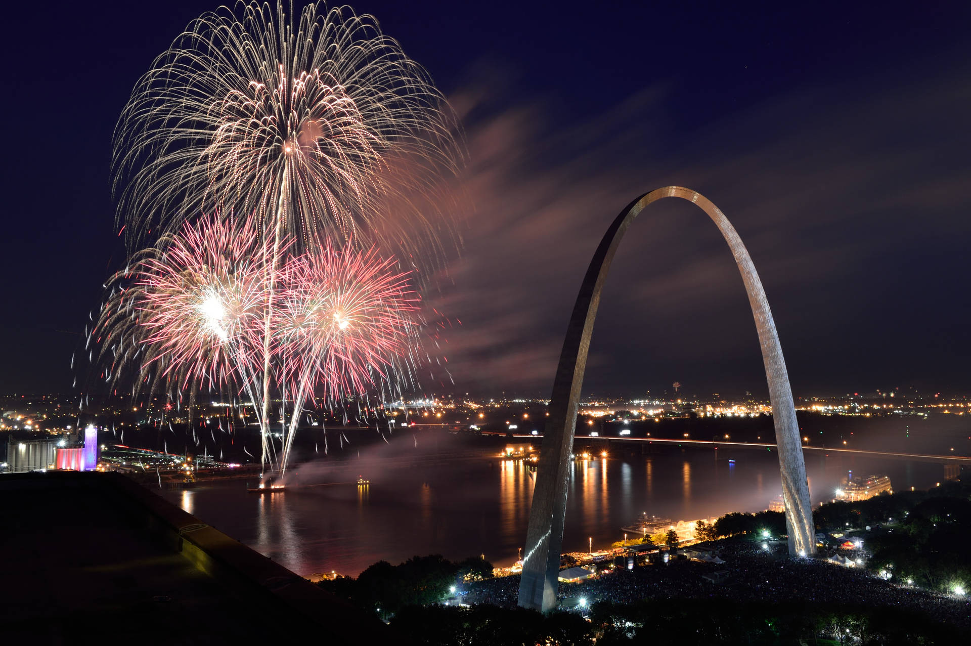 St. Louis Arch Fireworks Wallpaper