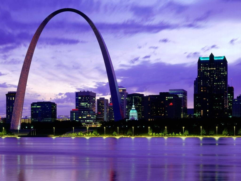 St. Louis Arch Purple Wallpaper