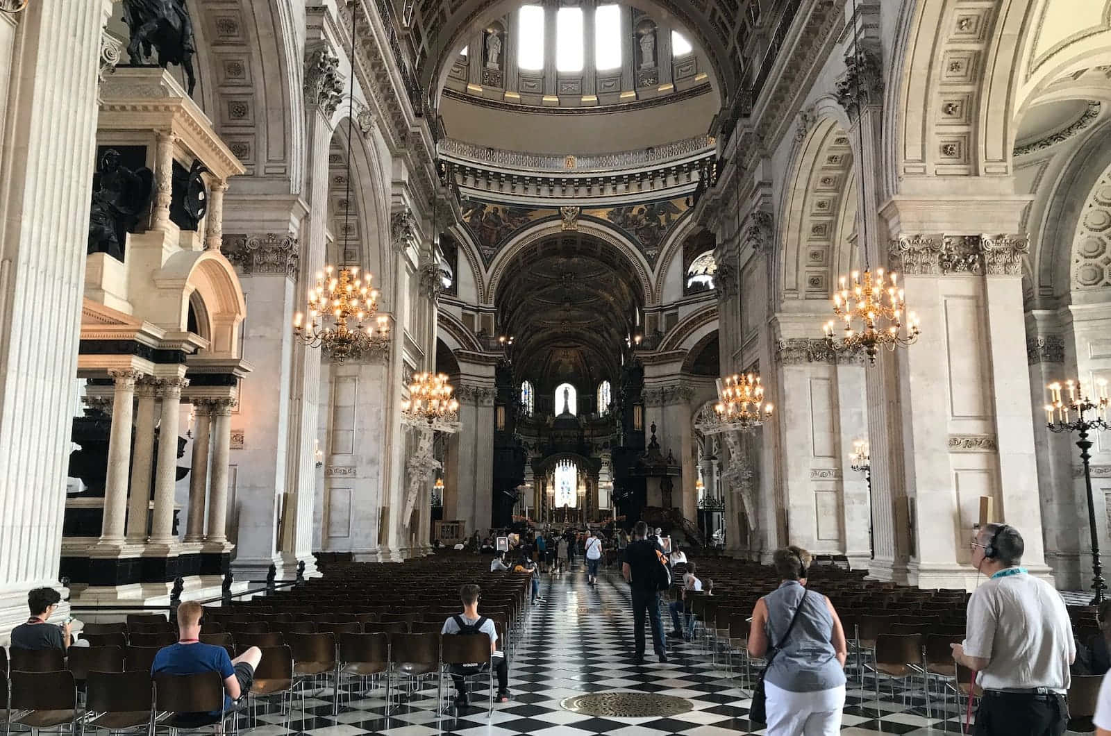 St. Paul's Cathedral And Its 528 Steps Wallpaper