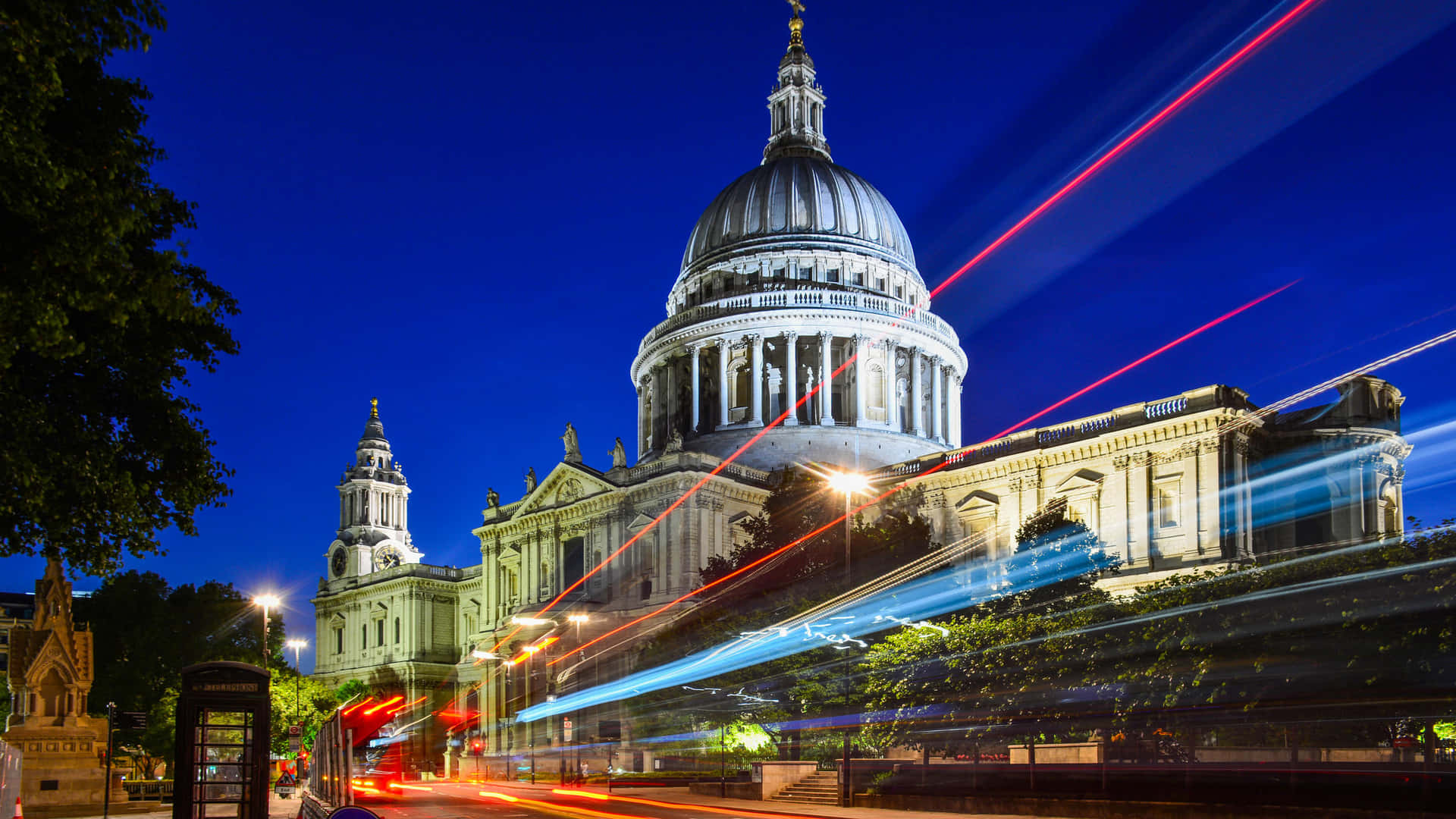 St. Paul's Cathedral Busy Streets At Night Wallpaper
