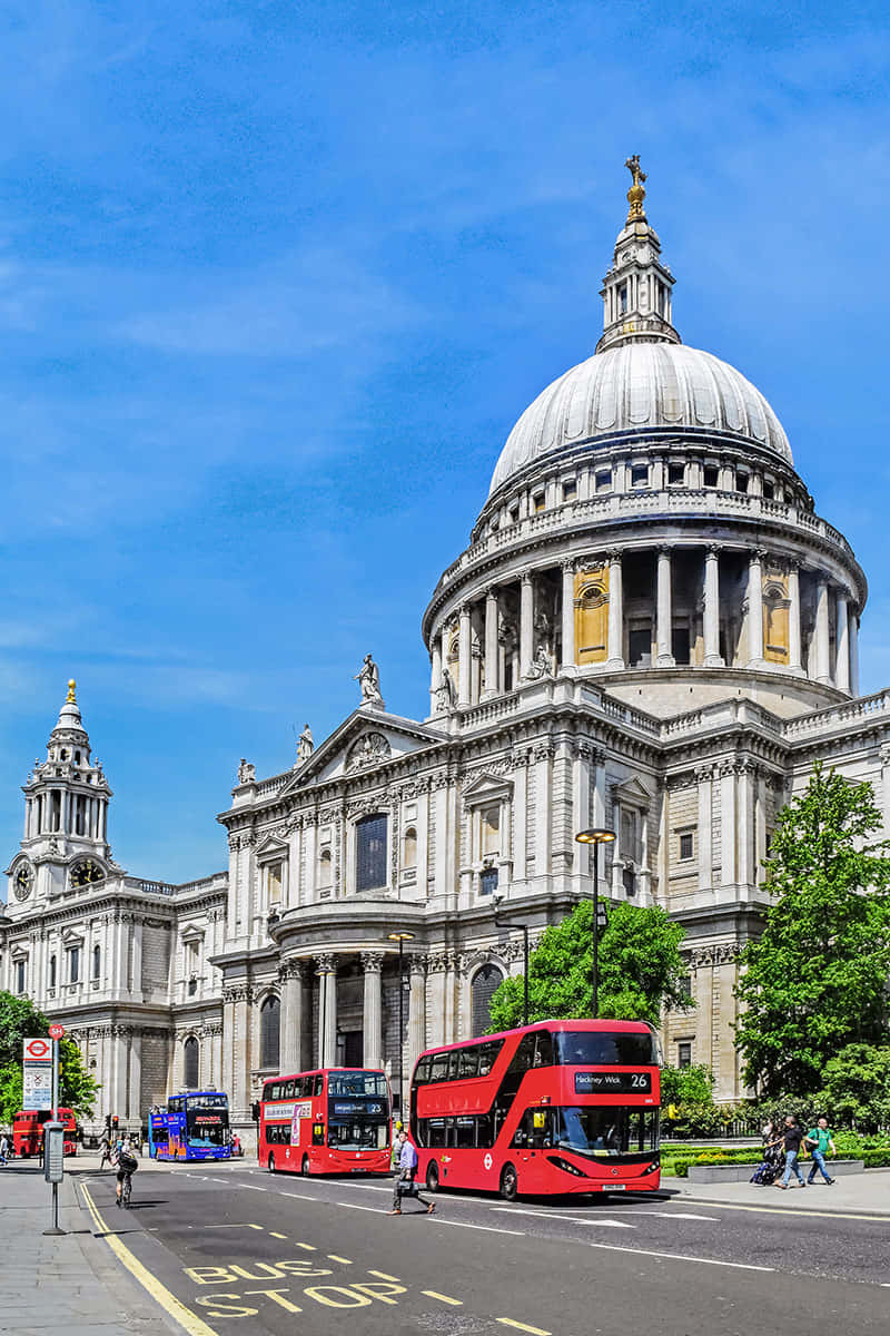 St. Paul's Cathedral Two Level Buses Wallpaper