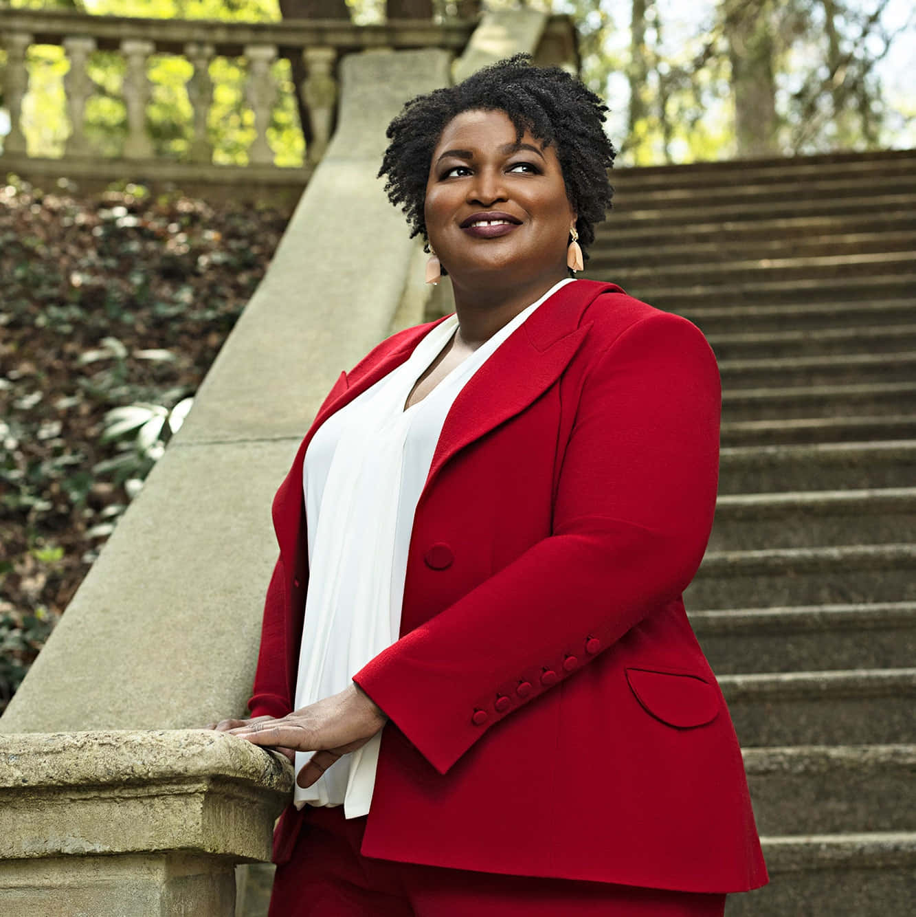 Stacey Abrams Inspiring Leadership Portrait Wallpaper